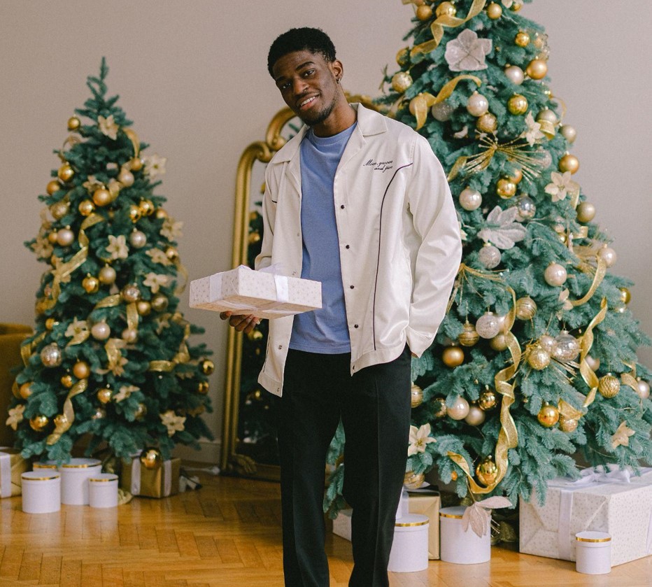 Bringing the Holiday Spirit with Table Top Christmas Trees